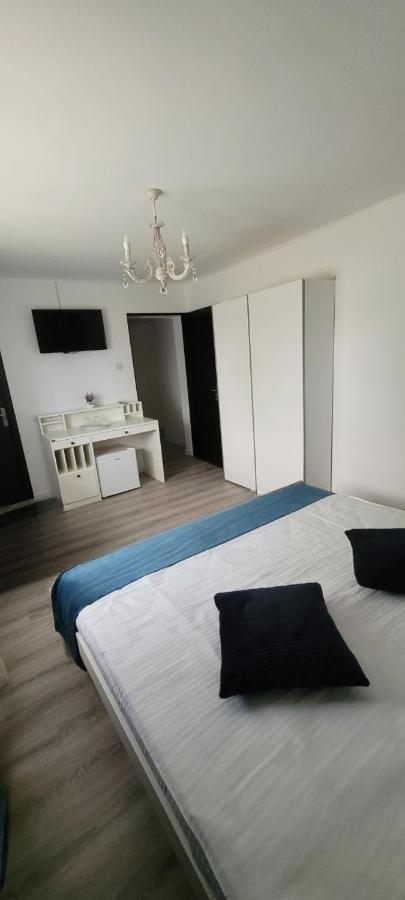 Casa Domneasca Hotel Giurgiu Buitenkant foto